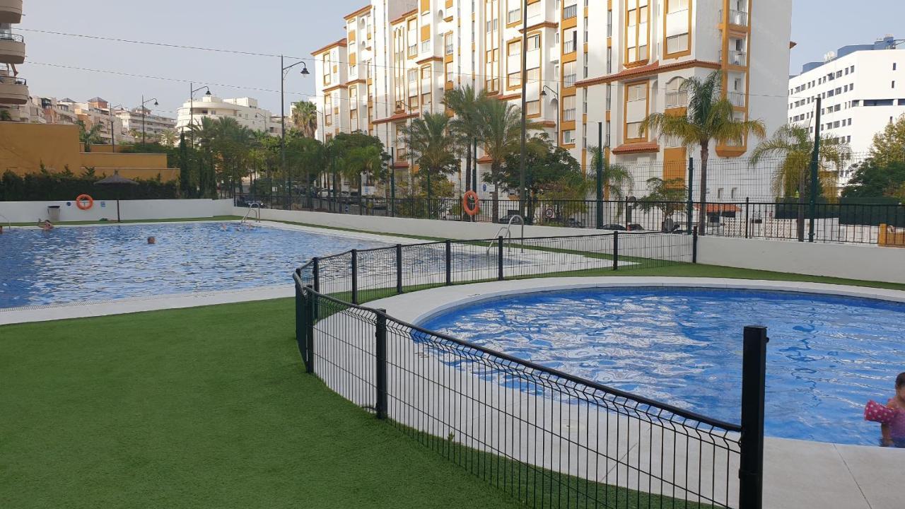 Estepona Puerto Apartment Luaran gambar